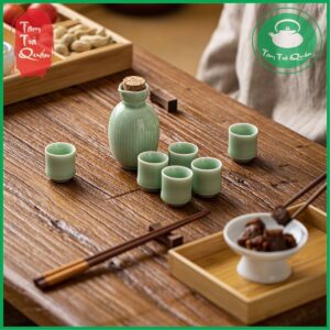 Bình đựnġ rượu kèm chén bằng sứ men ngọċ - Ảnh 4