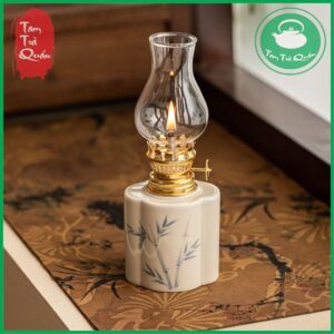 Đèn dầu sứ trắng đục họa tiết vẽ tay - Ảnh 3