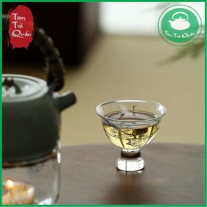 Alternative view of Chén trà thủy tinh chân cao họa tiết chim hạc 45ml