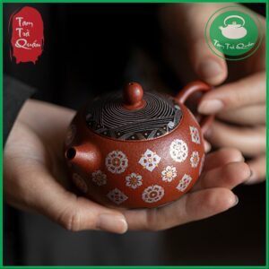 Alternative view of Ấm tử sa Nghi Hưng dáng tây thi họa tiết đồng tâm cách điệu 200 ml (Đại Hồng Bào)