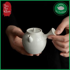 Alternative view of Ấm trà sứ Bạch ngọc cán cầm 1500ml